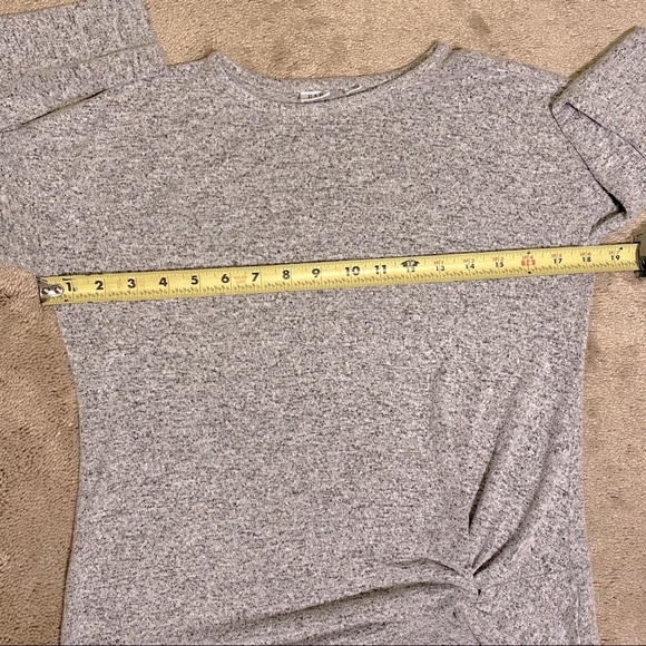 Gap kids Lg or Women’s Sm/Med gray top - Picture 5 of 8